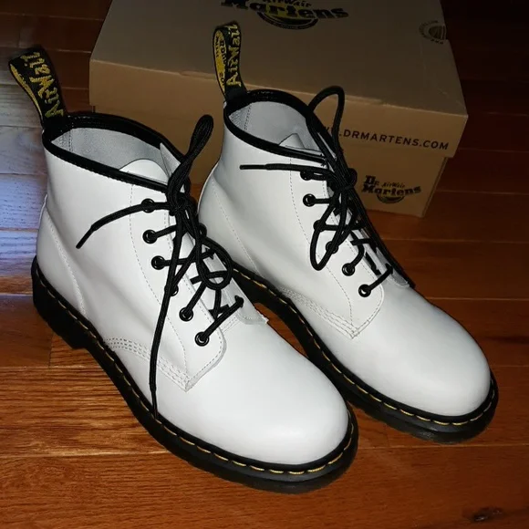Dr. Martens | Shoes | Host Pick Dr Martens Mens Size 9 White 